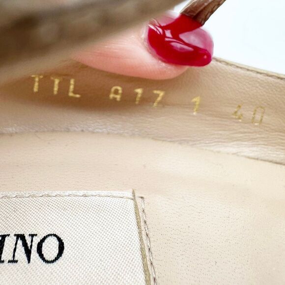 VALENTINO Rockstud Ankle Tie Wrap Strap Heels Size 40 Pointed Toe Leather Pumps - Picture 9 of 11